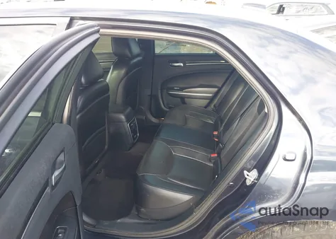 2018 Chrysler 300 Limited z USA, uszkodzony, nr VIN 2C3CCAEG6JH159588